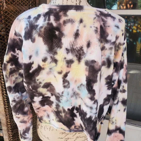 Colsie Women's Lounge Cropped Tie Dye Sweatshirt Size XL EUC - Picture 3 of 5
